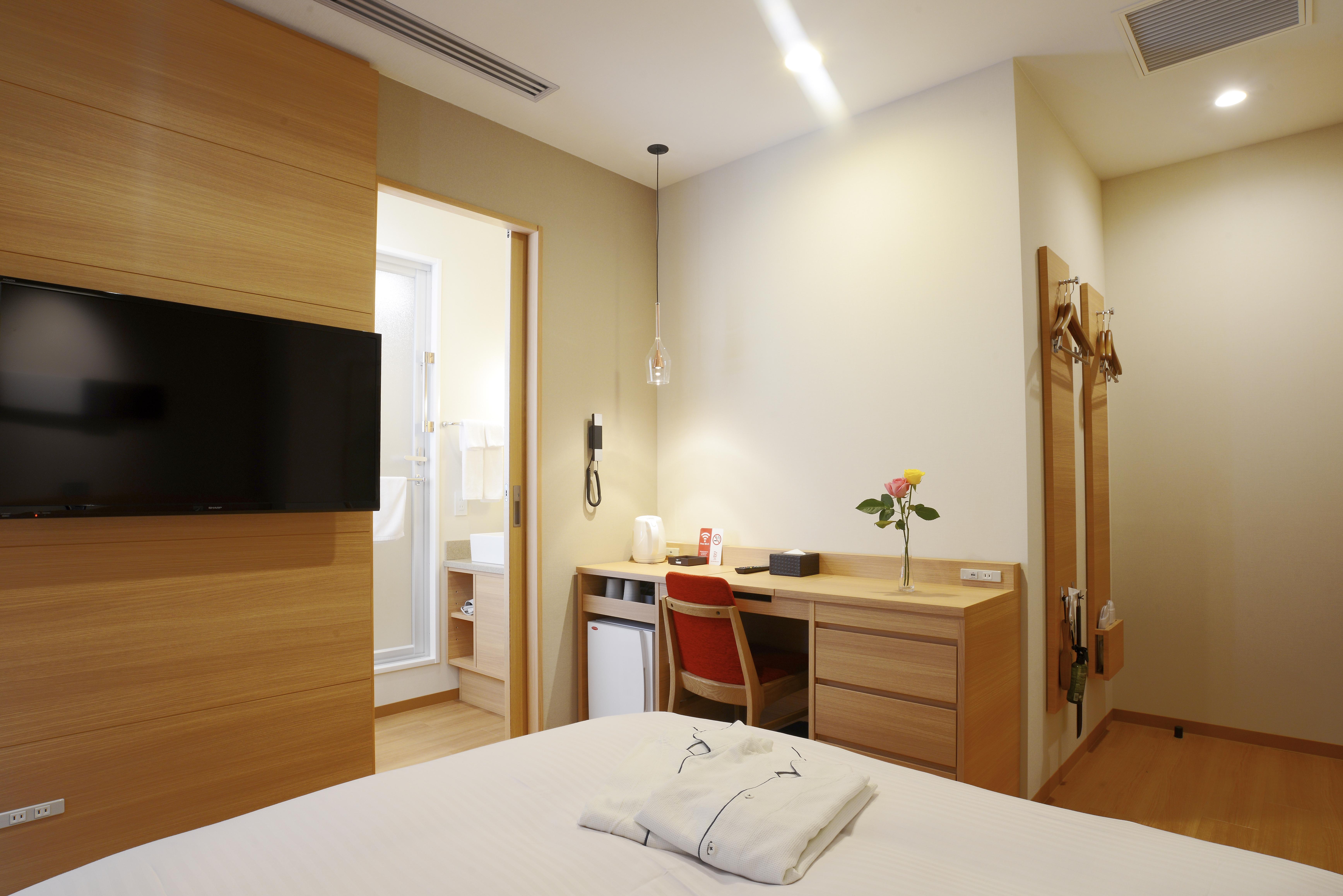 Red Roof Inn & Suites Osaka Namba Nipponbashi Exteriör bild
