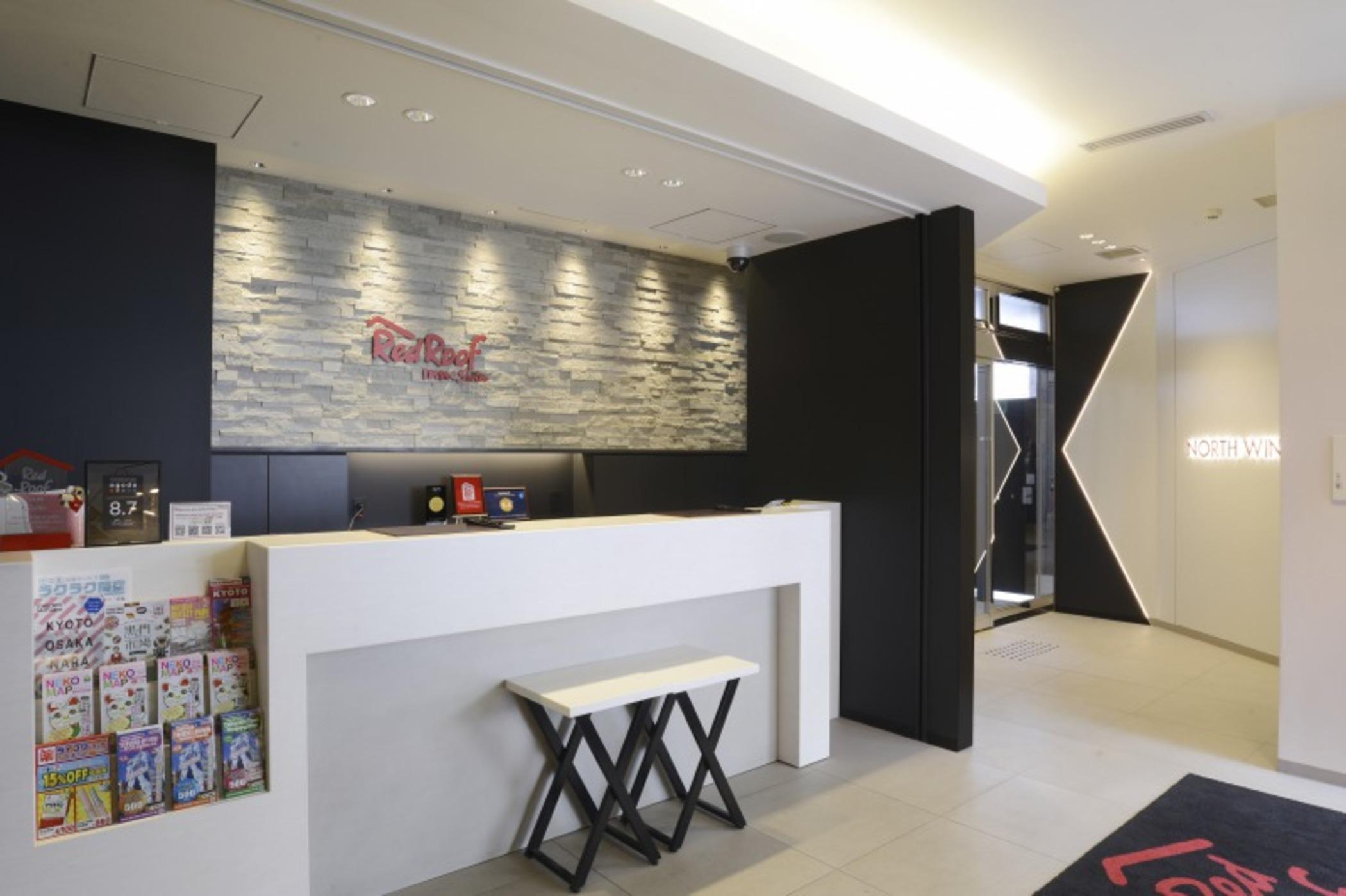 Red Roof Inn & Suites Osaka Namba Nipponbashi Exteriör bild