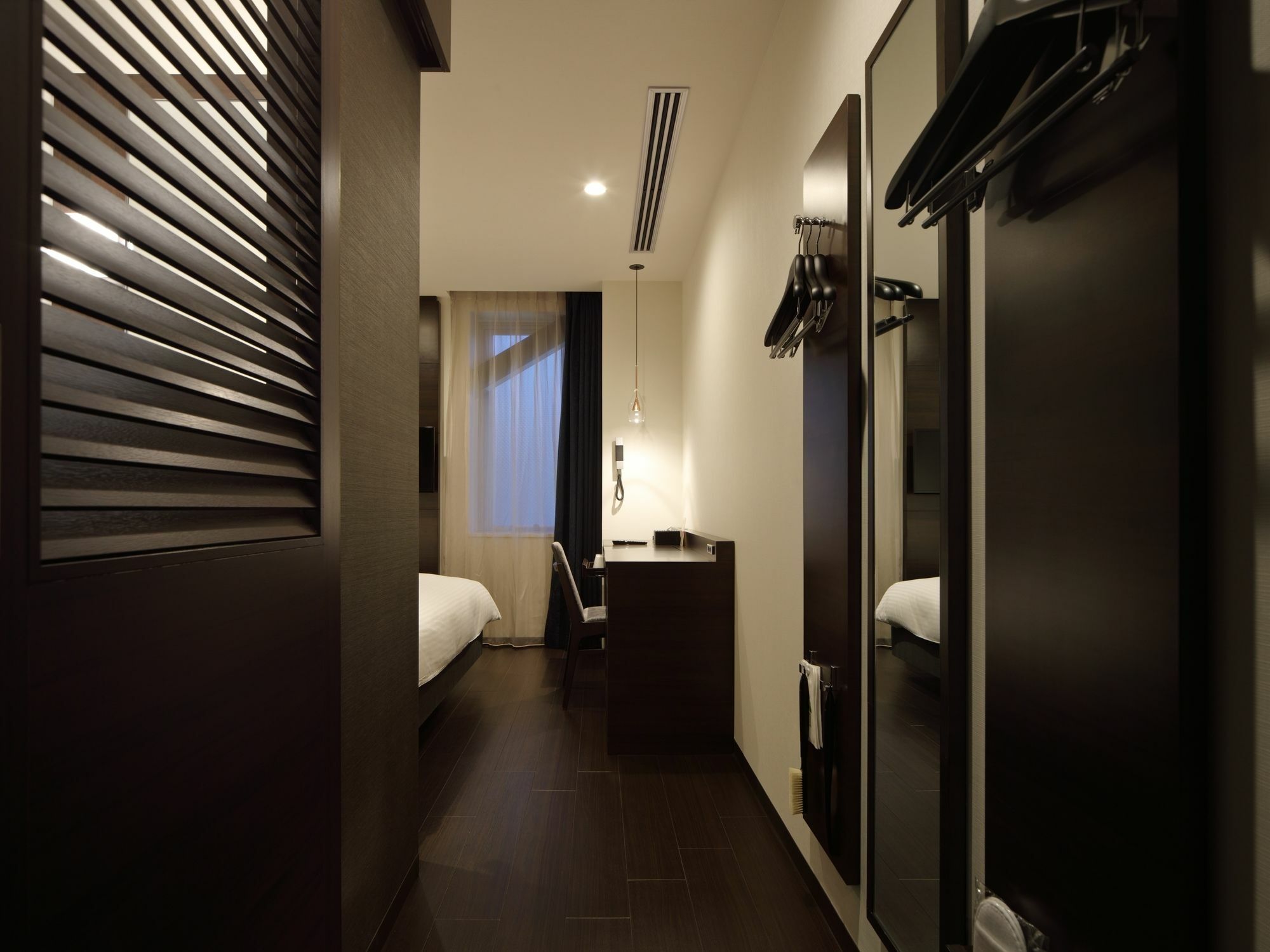 Red Roof Inn & Suites Osaka Namba Nipponbashi Exteriör bild