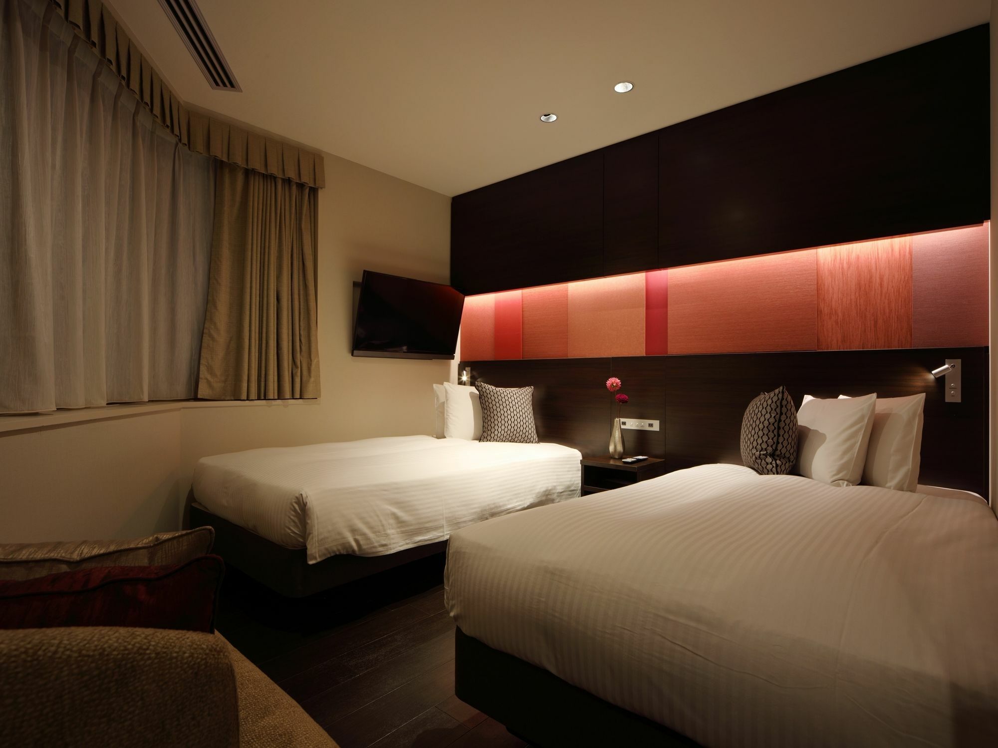 Red Roof Inn & Suites Osaka Namba Nipponbashi Exteriör bild