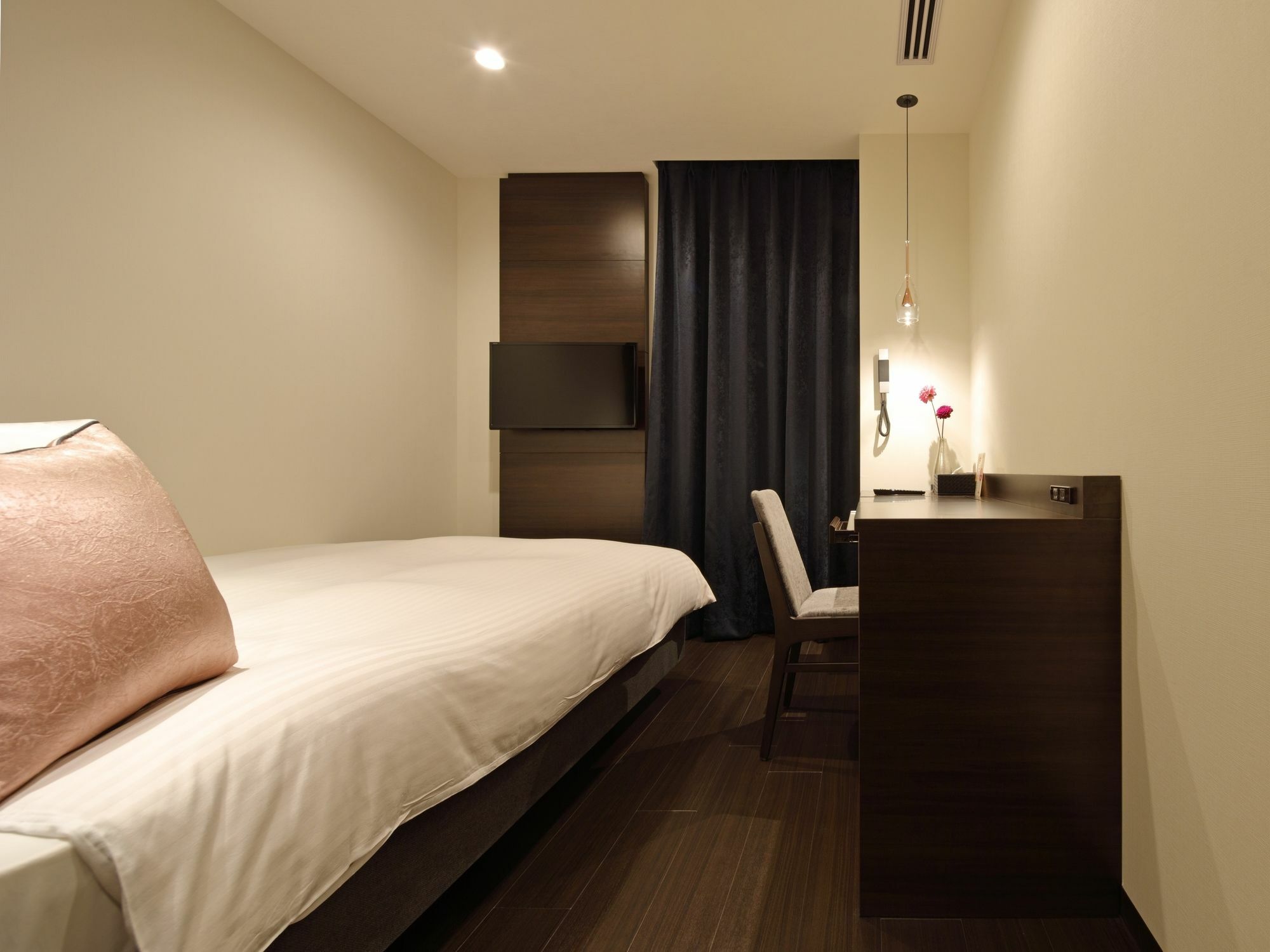Red Roof Inn & Suites Osaka Namba Nipponbashi Exteriör bild