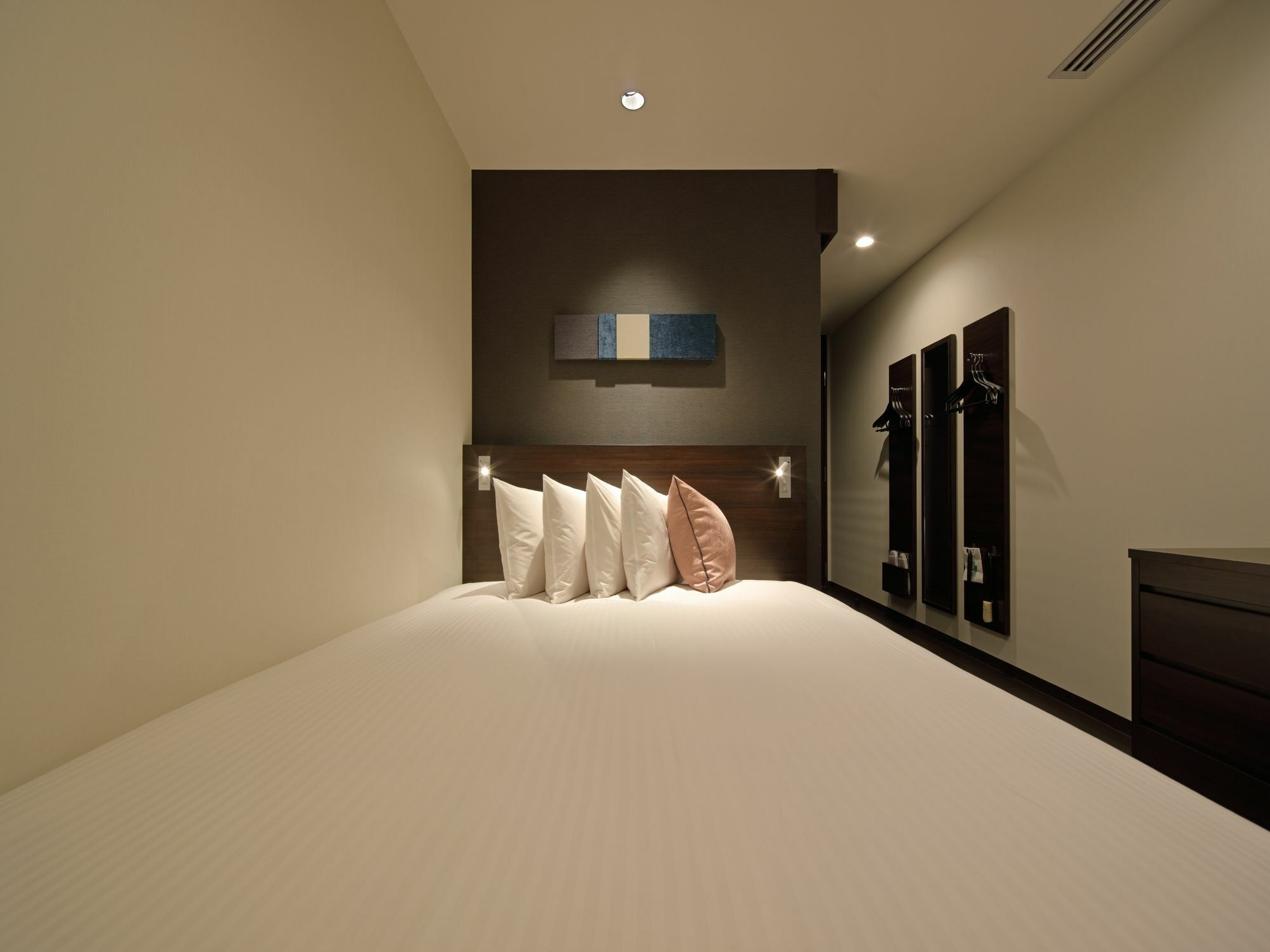 Red Roof Inn & Suites Osaka Namba Nipponbashi Exteriör bild