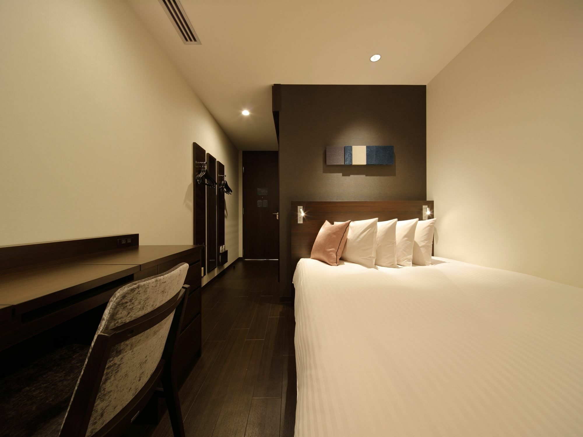 Red Roof Inn & Suites Osaka Namba Nipponbashi Exteriör bild
