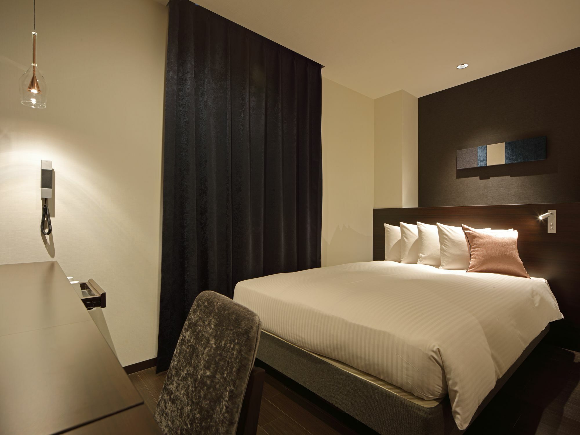 Red Roof Inn & Suites Osaka Namba Nipponbashi Exteriör bild