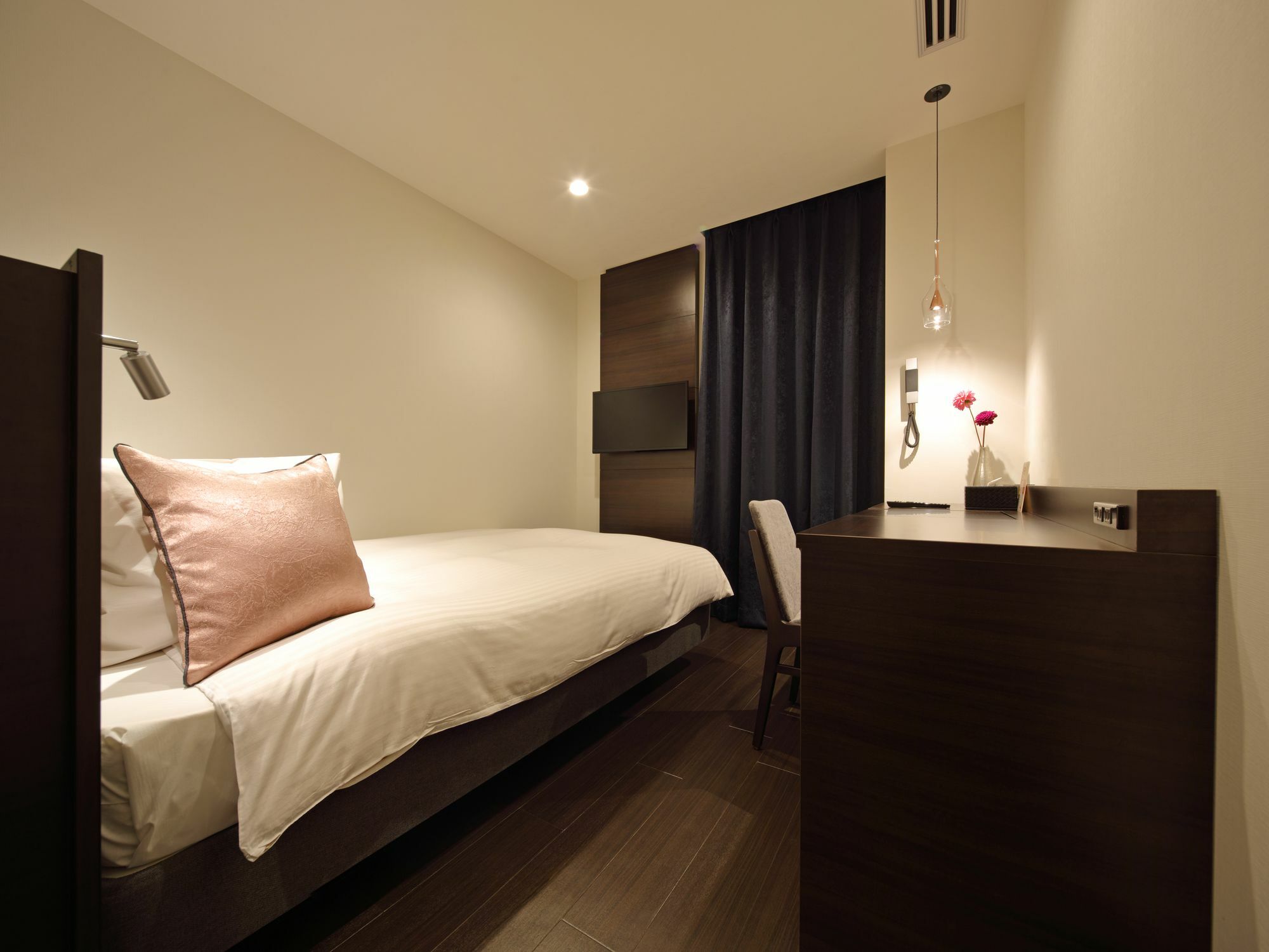 Red Roof Inn & Suites Osaka Namba Nipponbashi Exteriör bild